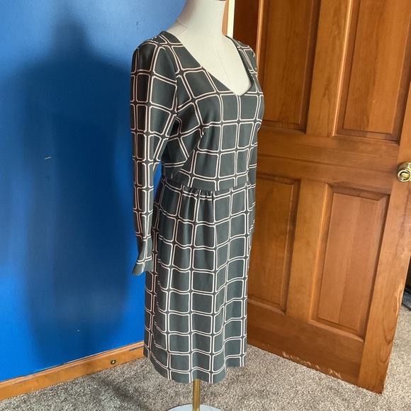 Boden Eliza Ponte Dress Geometric Square. Olive Green with Pink. Size 8 Long. - Picture 2 of 9